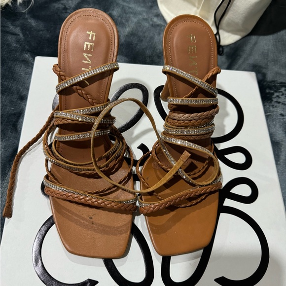🔴🔴Beautiful Fenty Lace up Heel🔴🔴 - Picture 1 of 4